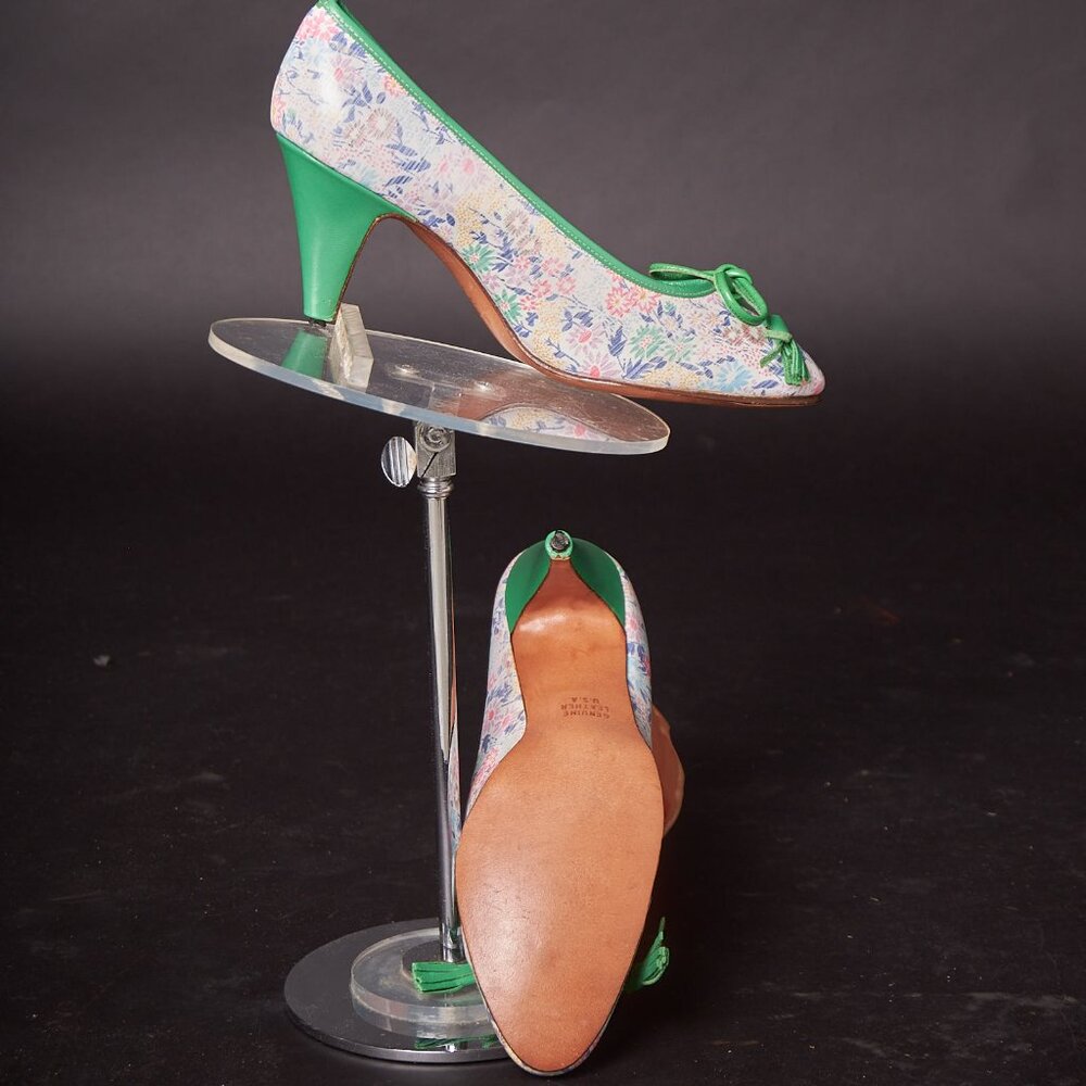 1960s Floral Jack Rogers Green Trim Pumps Heels Shoes